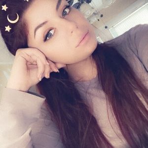 Meet your Posher, Kayla